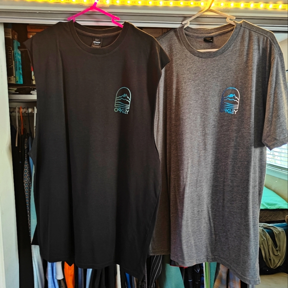 Oakley tshirts